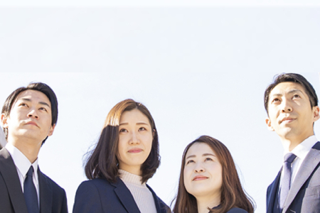 年間休日128日＋有給の他にも9日間のリフレッシュ休暇も！仕事と生活がバランスよく充実します。