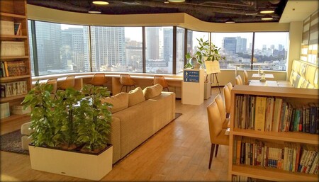 ラウンジコーナー