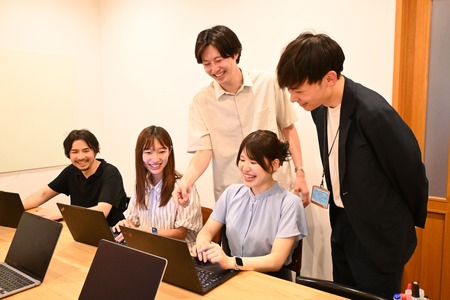 CREFIL株式会社