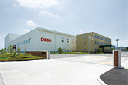 【開発】製造工程で発生した偶然の現象に着目。開発者の閃きは画期的な新製品「断熱カップ」として結実。